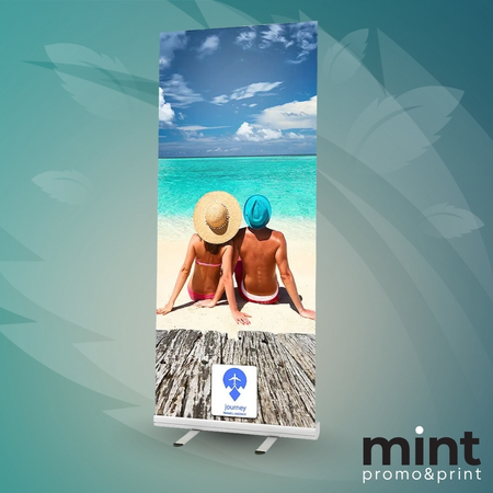 Koja dimenzija rollup banera je najbolja (85x200, 100x200, 120x200) 2 Roll-up baner dimenzija 85×200 cm sa fotografijom plaže i turističkom reklamom